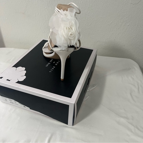 Gianni Bini X Caelynn Bell Fabric Flowr Ankle Wrap Strappy Stiletto Heels Sz 11M - Picture 7 of 9